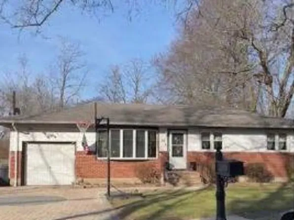 57 Juanita Ave, Huntington, NY 11743