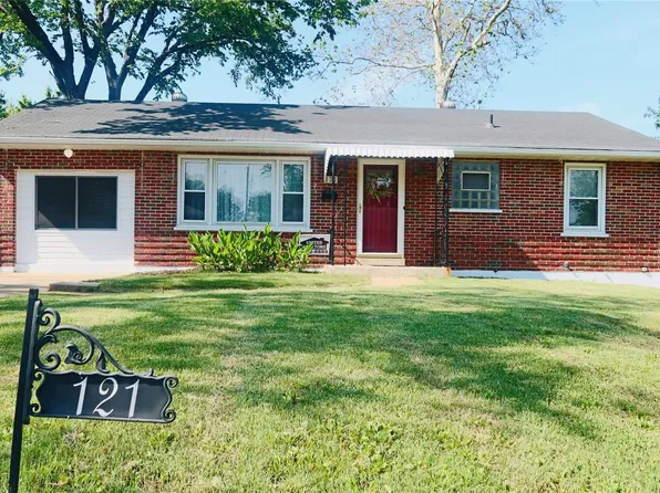 121 Hawkesbury Dr, Saint Louis, MO 63121