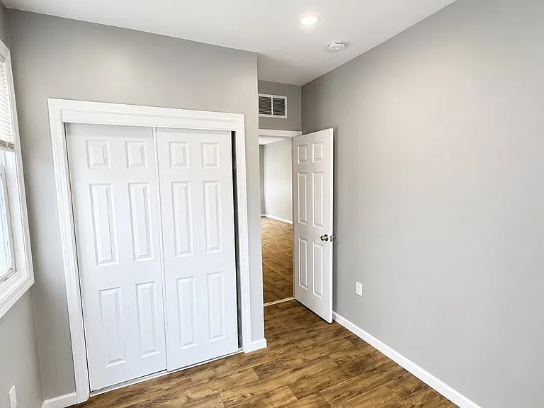 647 Grove St #2 — Photo 6