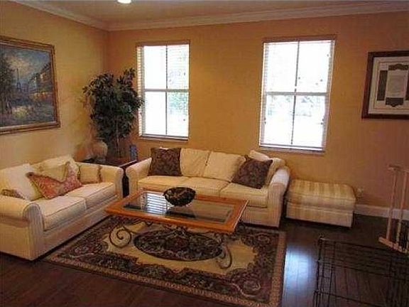 4th image of 768 Nandina Dr