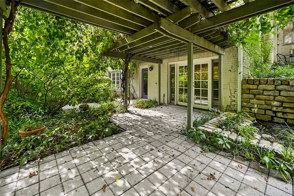 5 bed, 3.0 bath, 3295 sqft, $7,000 — Photo 3