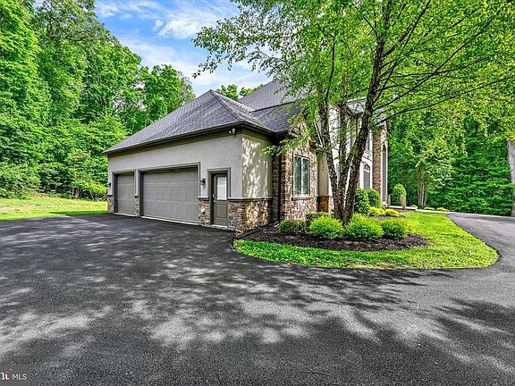 4th image of 11702 Huntsworth Ln