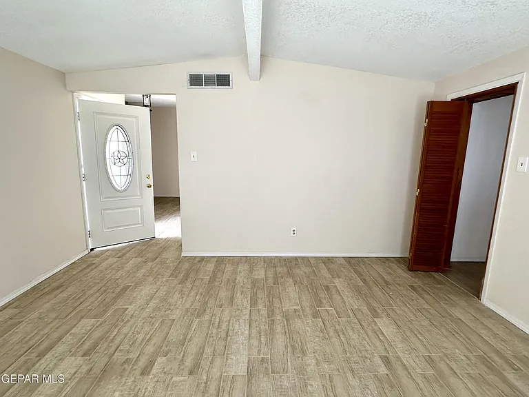 10101 Renfrew Dr — Photo 11