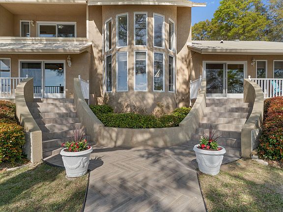 3rd image of 401 Waterview Cove Dr
