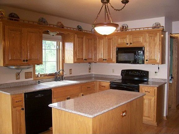 Kitchen with quartz countertops-appliances included
