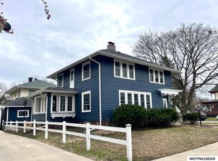 233 7th St NW, Mason City, IA 50401