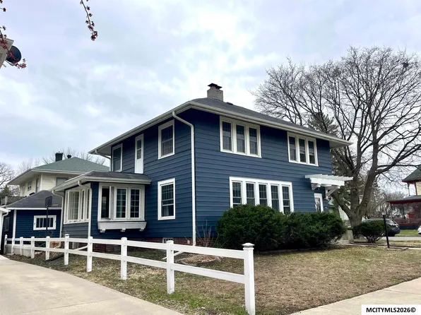233 7th St NW, Mason City, IA 50401