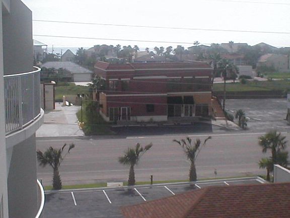 5th image of 5909 Padre Blvd