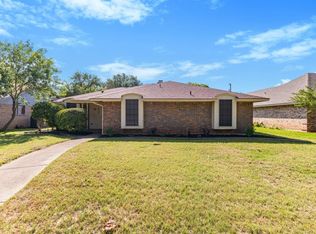 1906 S Hillcroft Dr, Duncanville, TX 75137