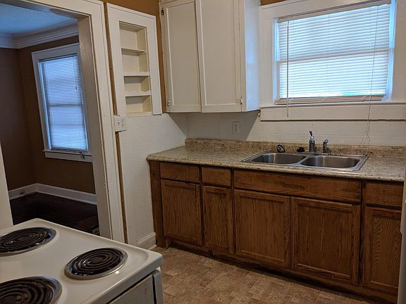5th image of 2905 E 51st St
