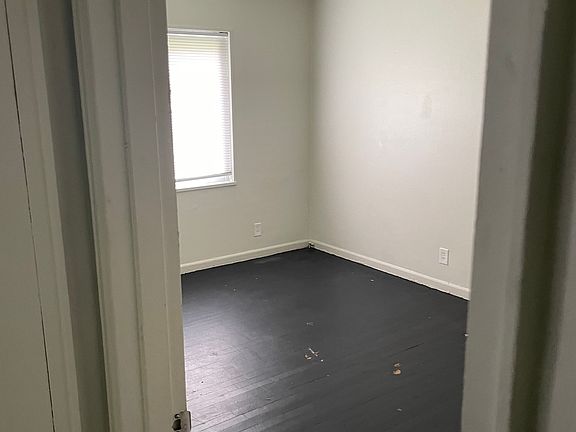 5th image of 1429 E 66th Ter