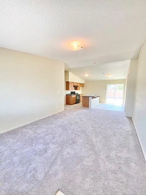 4 bed, 1263 sqft, $1,525 — Photo 3