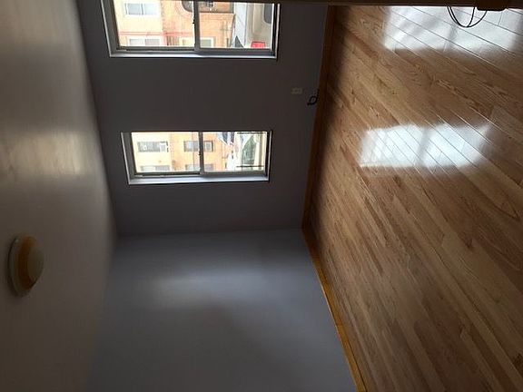 5th image of 4114 49th St APT 1F