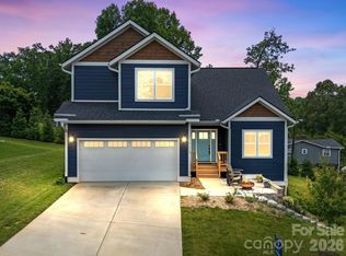 111 Ellis Ln, Arden, NC 28704