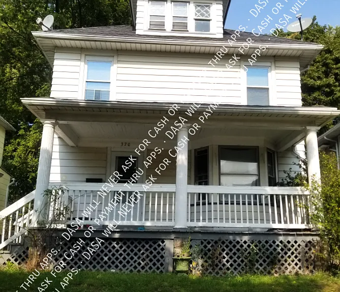 370 Melville St #UPPER — Photo 1