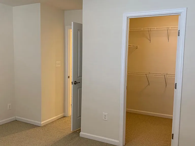 9022 Randolph Cir — Photo 20