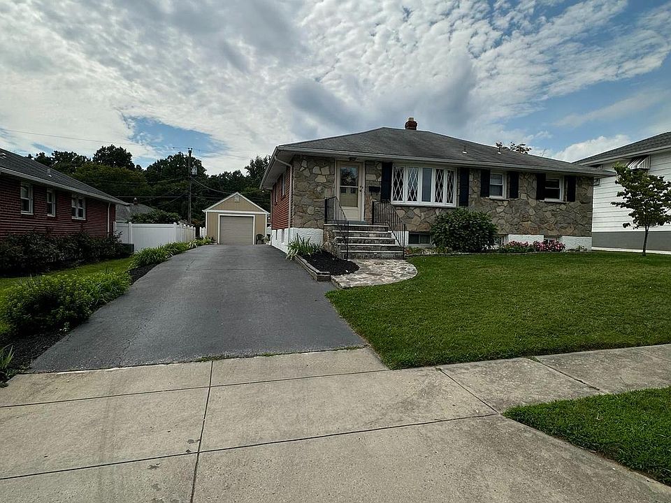 1st image of 2205 Wyncote Dr