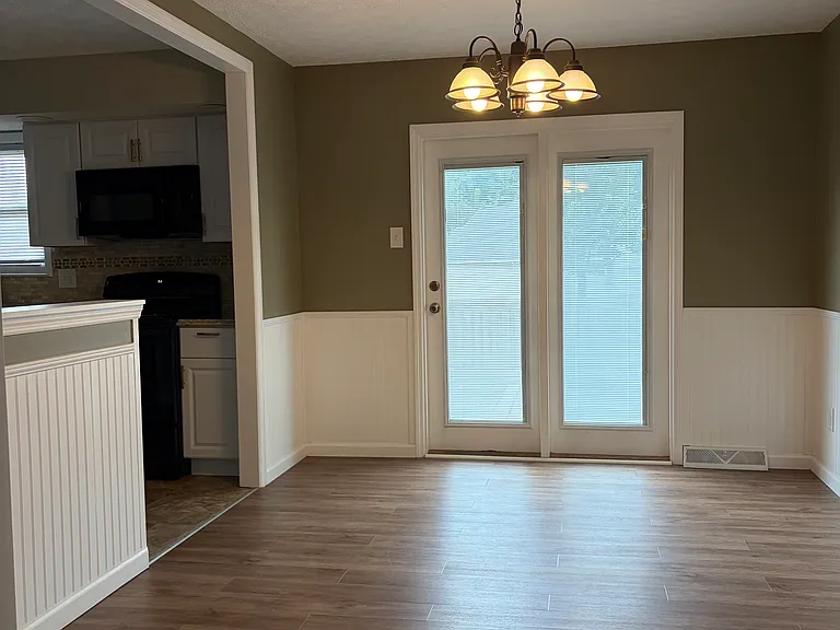 1101 Burning Tree Ln — Photo 10