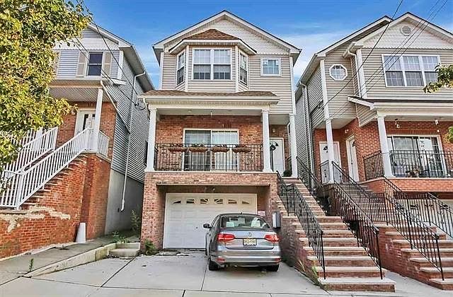 1st image of 176 W 54th St