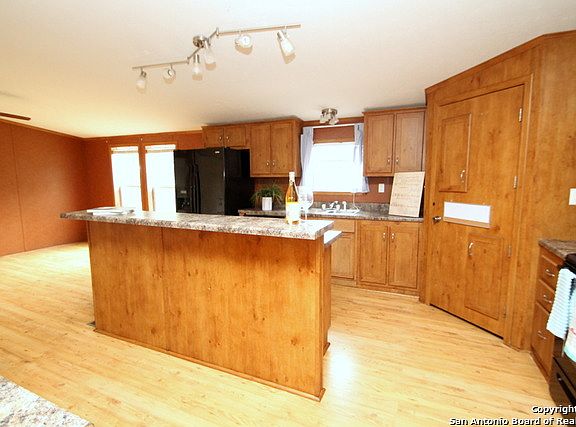 3rd image of 765 Nottingham Dr