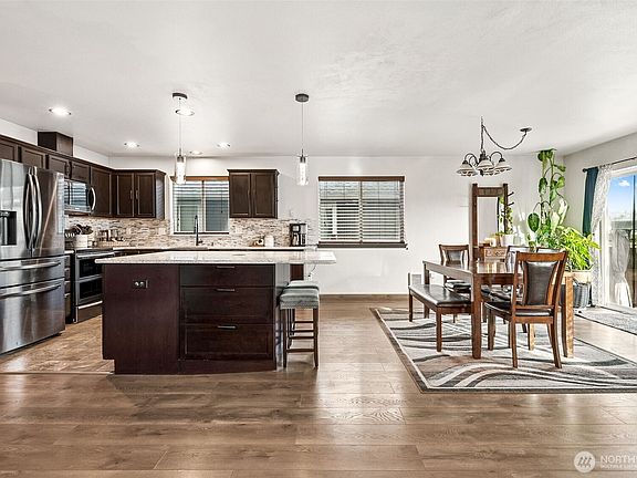 2nd image of 20509 5th Avenue Ct E