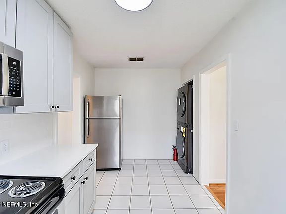 3rd image of 3658 Herschel St APT 3