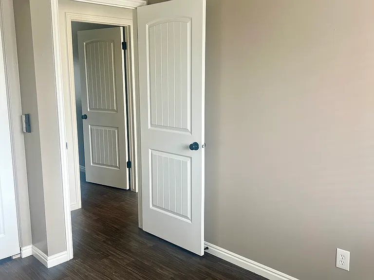 Second bedroom.