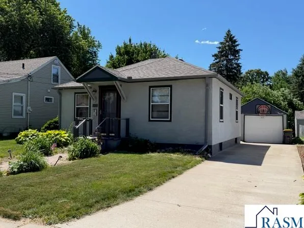 447 Jefferson Ave, North Mankato, MN 56003