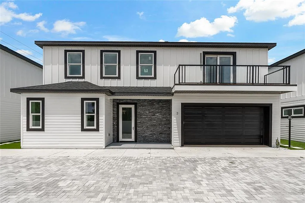 3 bed, 2.5 bath, 1950 sqft, $3,399 — Photo 1