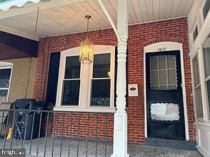 3rd image of 1012 Brown St