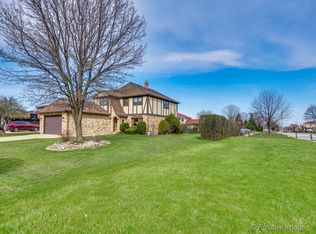 1201 N Honey Hill Rd, Addison, IL 60101
