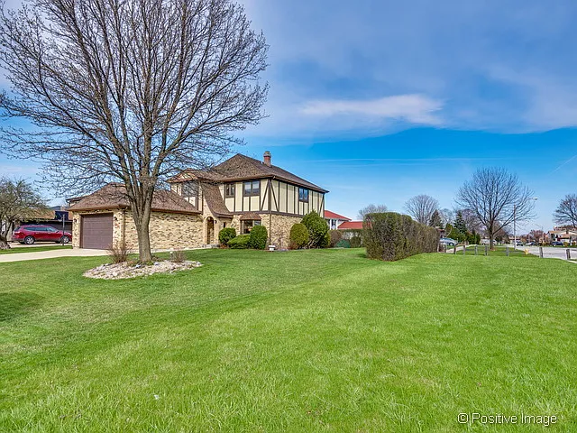 1201 N Honey Hill Rd photo 1