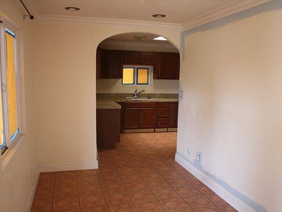 4th image of 635 Denby St