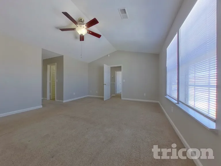 390 Fox Trot Dr — Photo 5