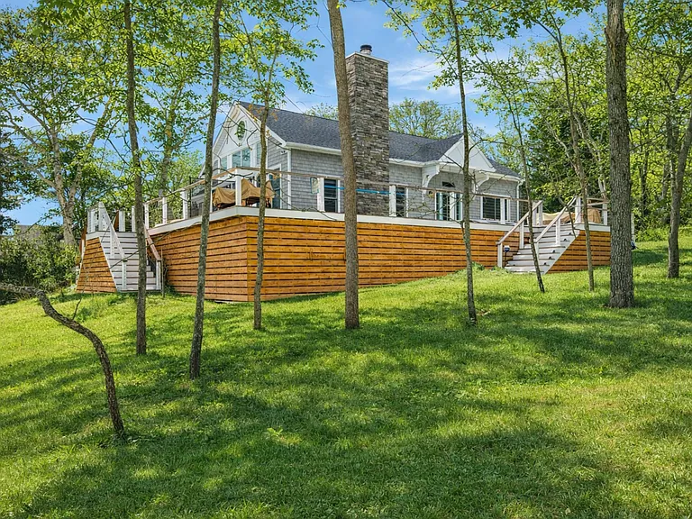 80 Louse Point Rd — Photo 2