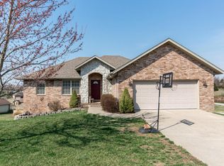 1137 W Meadow St, Ozark, MO 65721