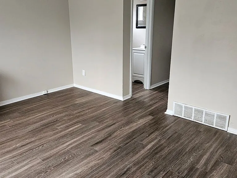 5664 Myers Rd — Photo 2