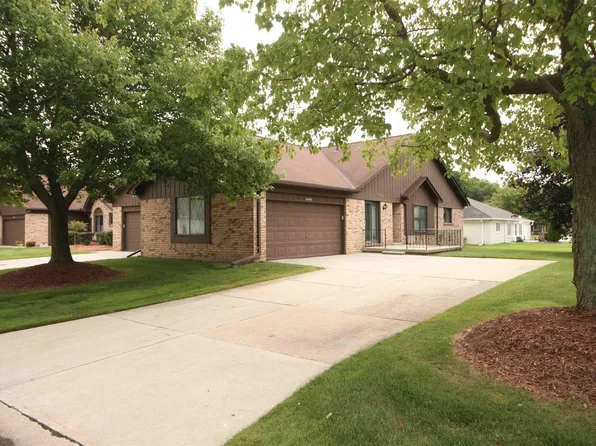 38598 Palm Meadow Dr, Clinton Township, MI 48036
