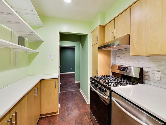 3rd image of 7420 Lakeview Dr APT 205