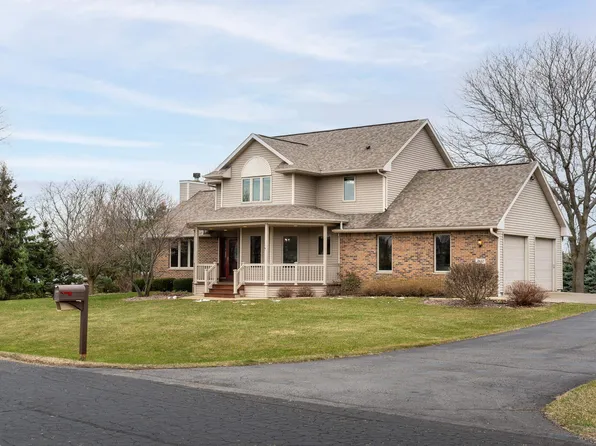 2832 Brooks Ridge Dr, Sun Prairie, WI 53590