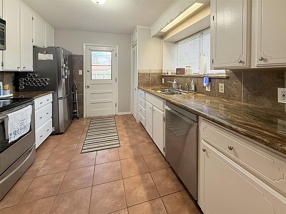 3rd image of 315 Pine St