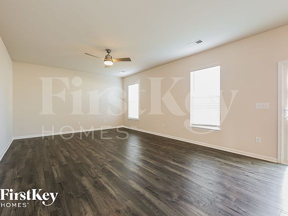 3rd image of 1000 Mission Hill Ln