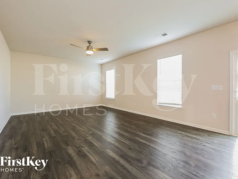1000 Mission Hill Ln — Photo 3