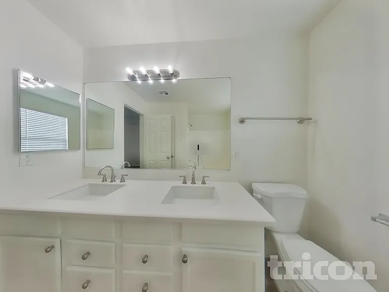 2283 E Palm Beach Dr — Photo 16