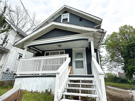 4th image of 987 Boone St