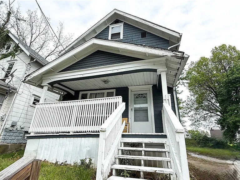 987 Boone St — Photo 3