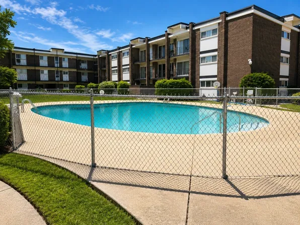 10109 Cherry Pkwy APT M10, Skokie, IL 60076
