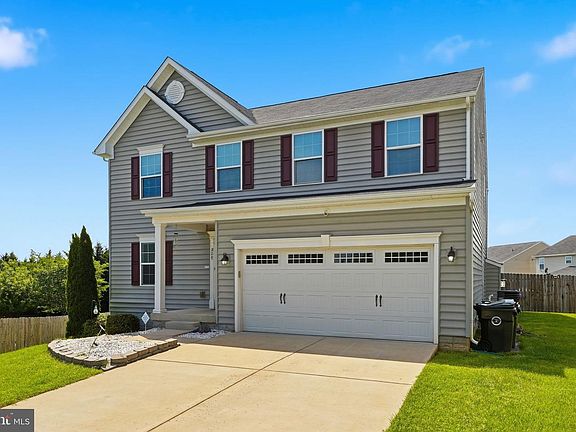 2nd image of 827 Fairwood Dr