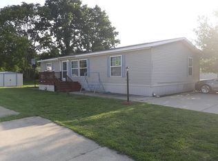 1001 Peacock Ln, Mishawaka, IN 46545