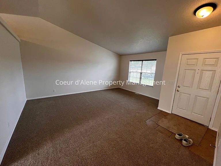 11091 N Cutlass St — Photo 4